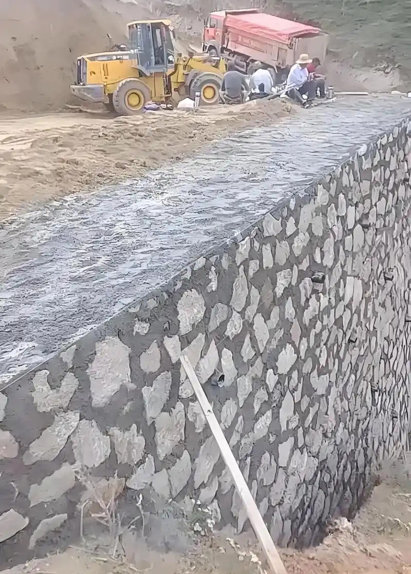 唐山古冶区边坡加固